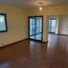 شقة للإيجار في المهندسين بدون فرش 185م تطل علي حديقة وميدان بأرضيات باركيه .