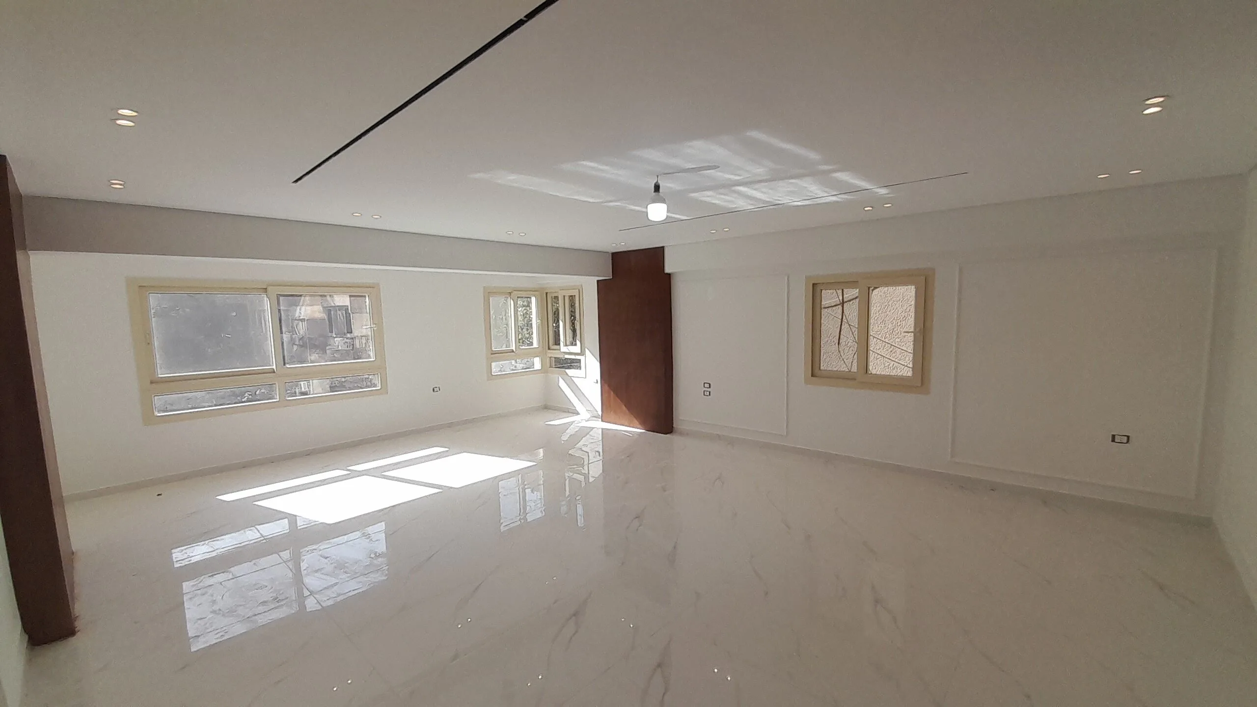 شقة للبيع في المهندسين - 190م تشطيب حديث - موقع مميز .