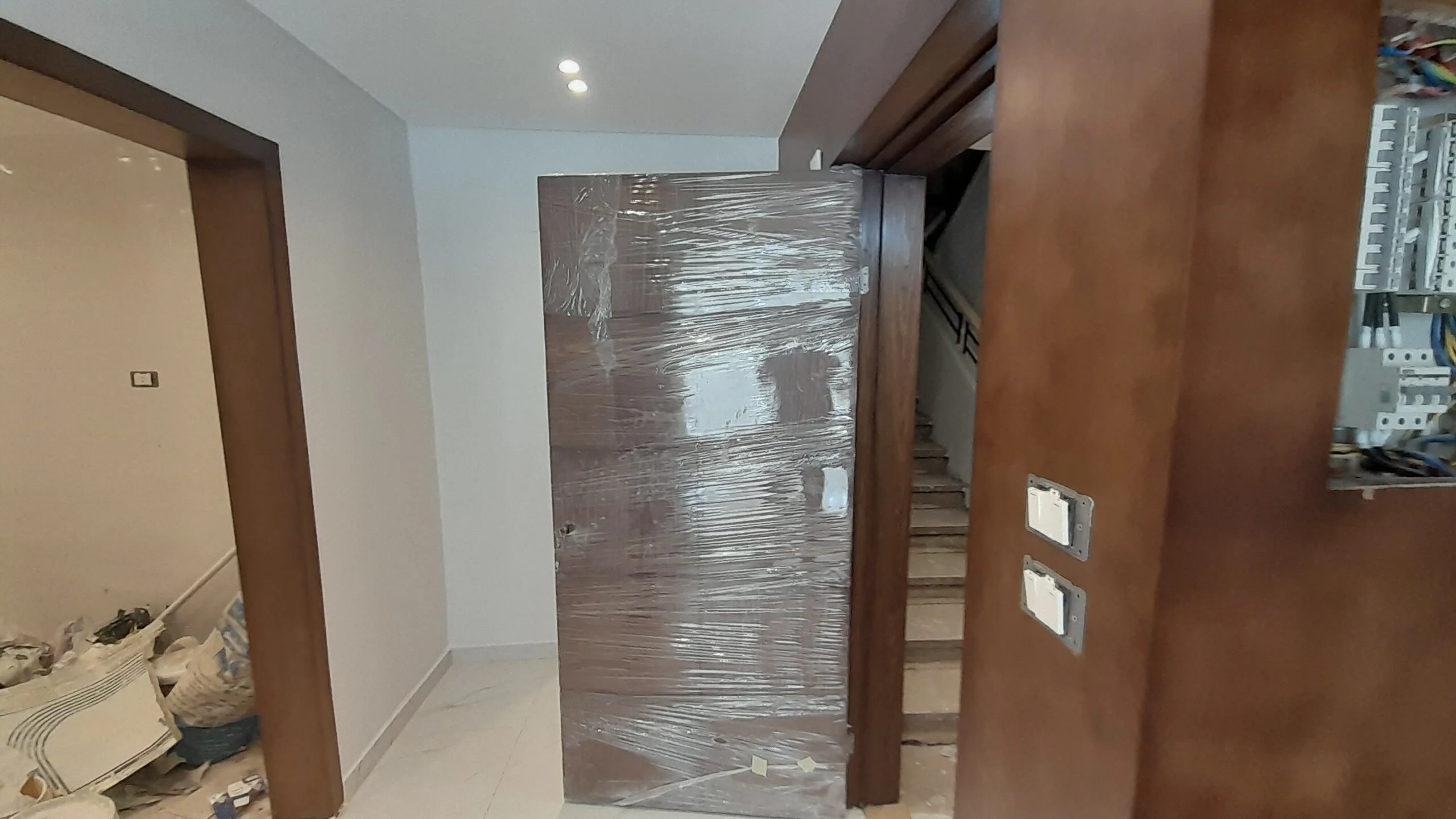 شقة للبيع في المهندسين - 190م تشطيب حديث - موقع مميز .