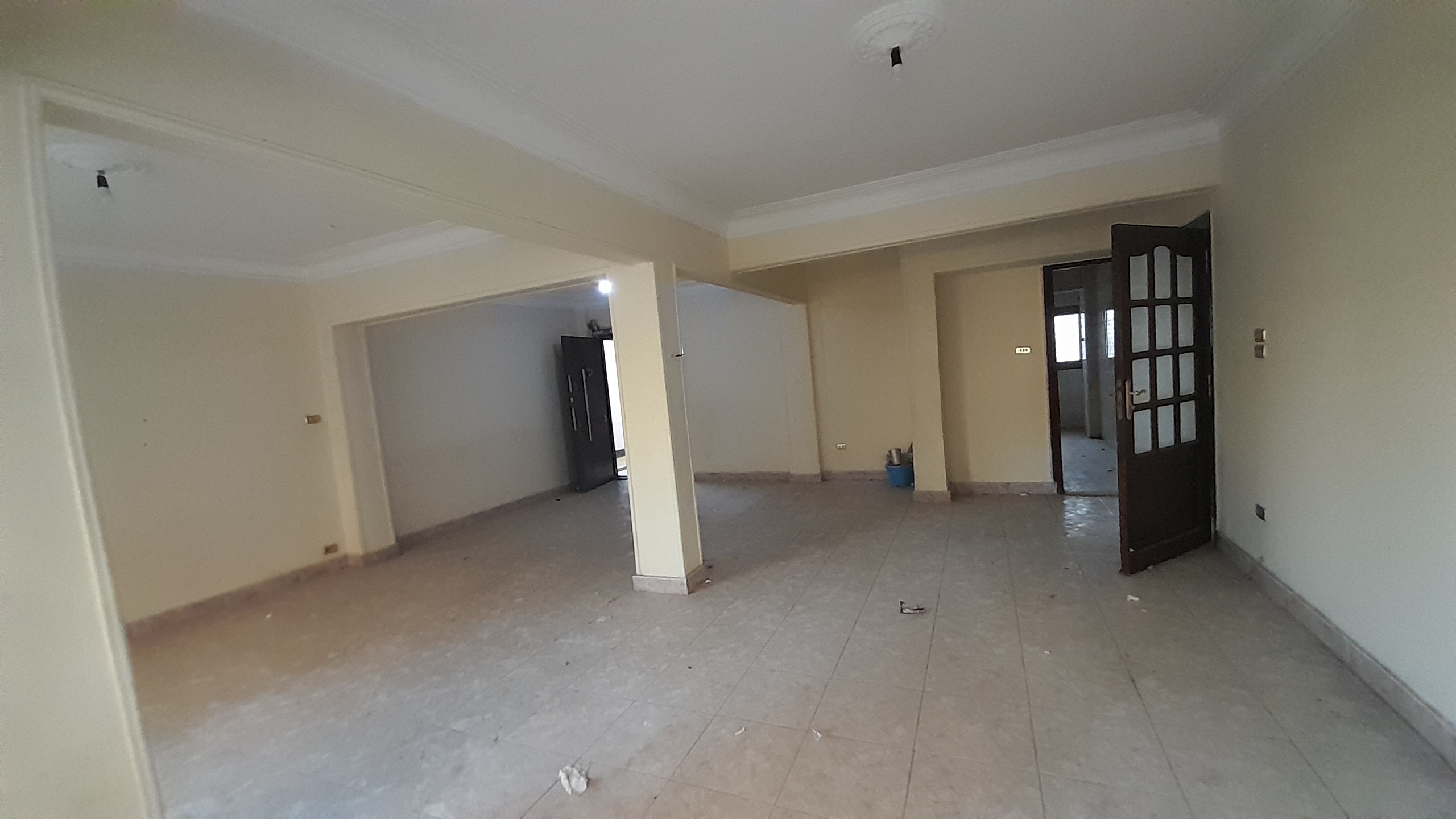 شقة بدون فرش للإيجار في المهندسين 120م في شارع جامعة الدول الرئيسي ( بدون مصعد ) .