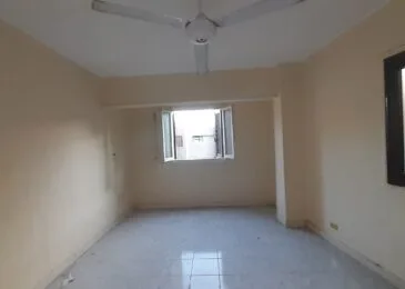 شقة بدون فرش للإيجار في المهندسين  120م في  شارع جامعة الدول الرئيسي ( بدون مصعد ) .