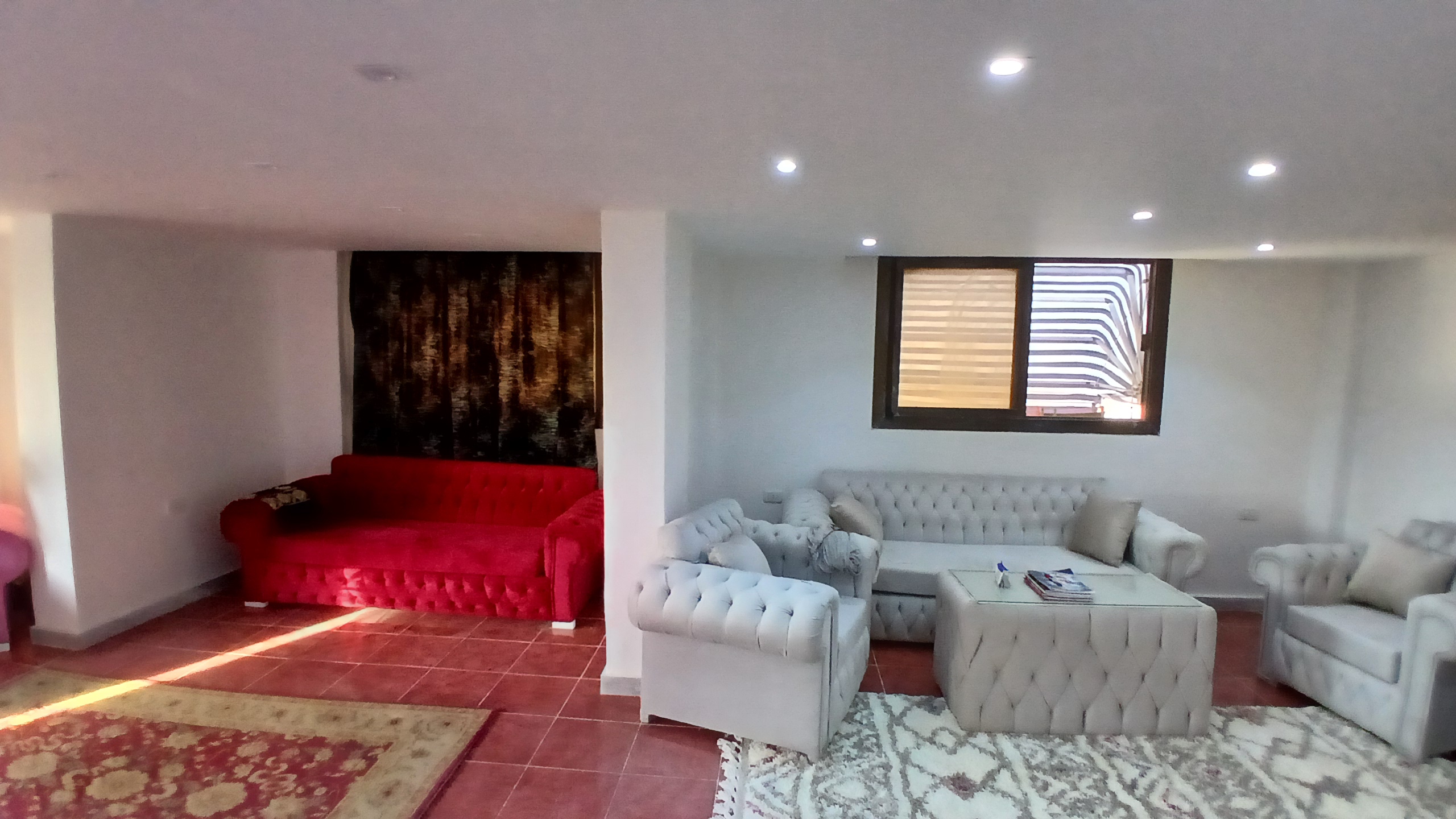 شقة مفروشة للإيجار في المهندسين 160م في ميدان لبنان إيجار سنوي ( أول سكن ) .