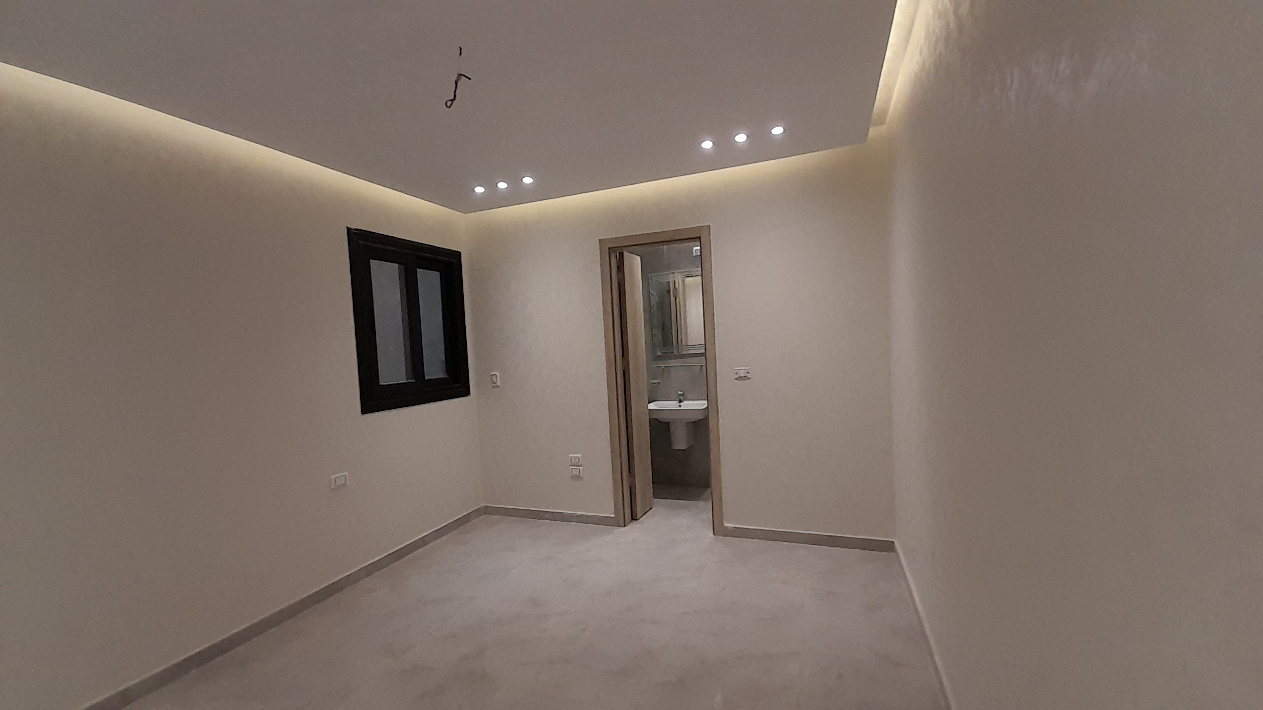 شقة للبيع بالتقسيط في العجوزة 140م قرب مطعم نعمه عمارة جديدة ( أول سكن ) .