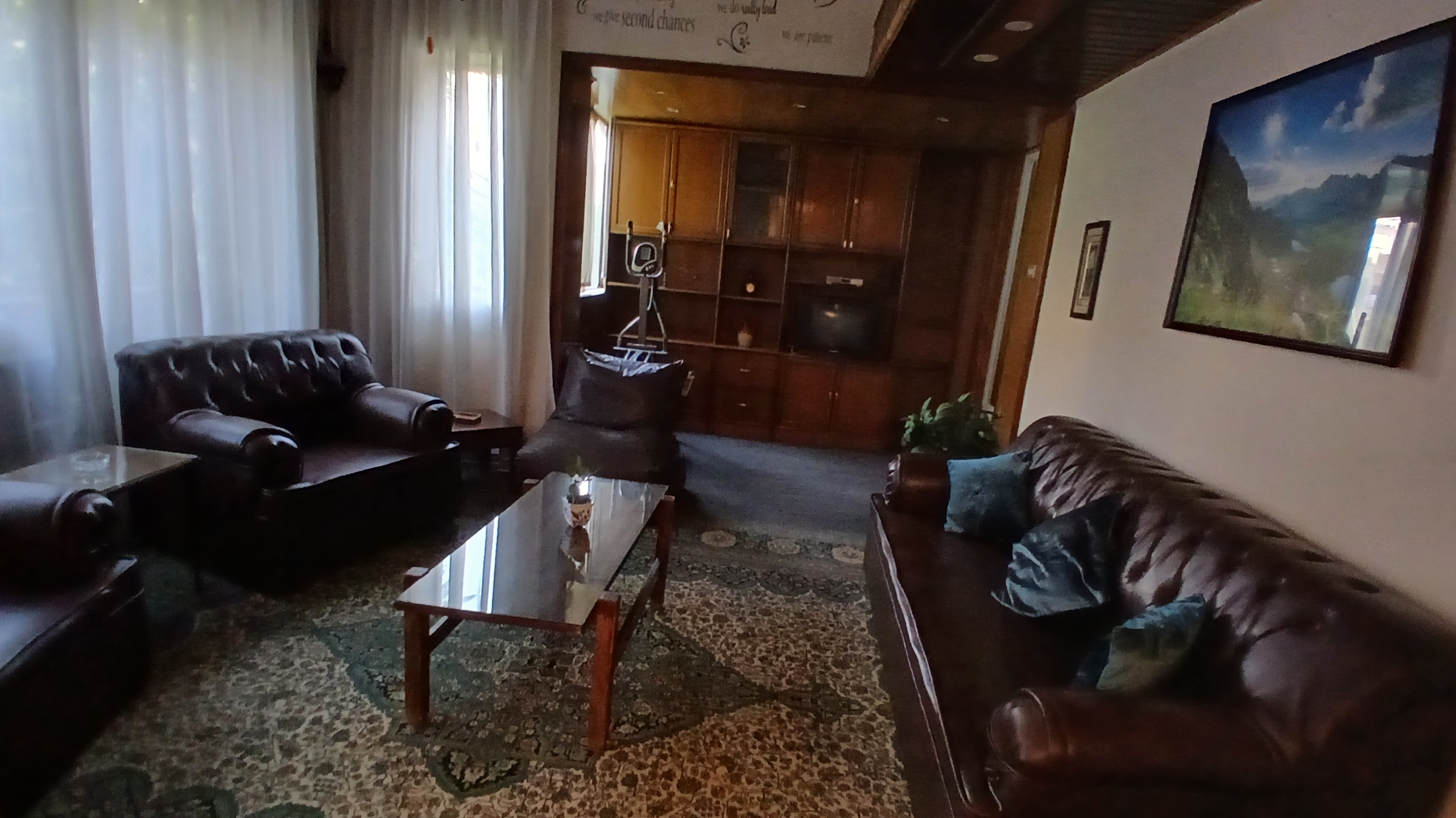 شقة مفروشة للإيجار في المهندسين 220م في تفرعات البطل أحمد عبد العزيز إيجار سنوي فقط .