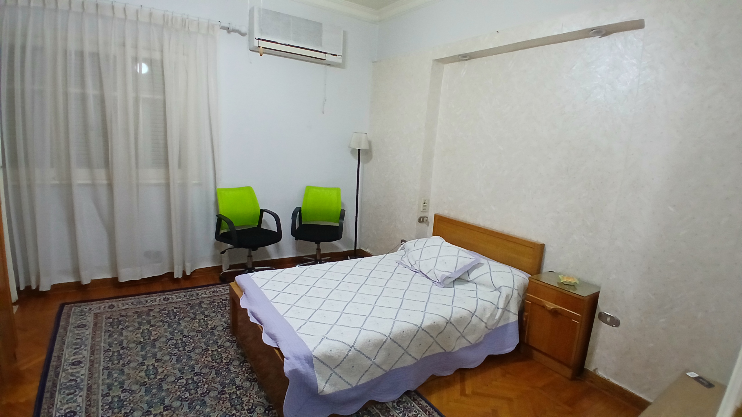 شقة مفروشة للإيجار في المهندسين 220م في تفرعات البطل أحمد عبد العزيز إيجار سنوي فقط .