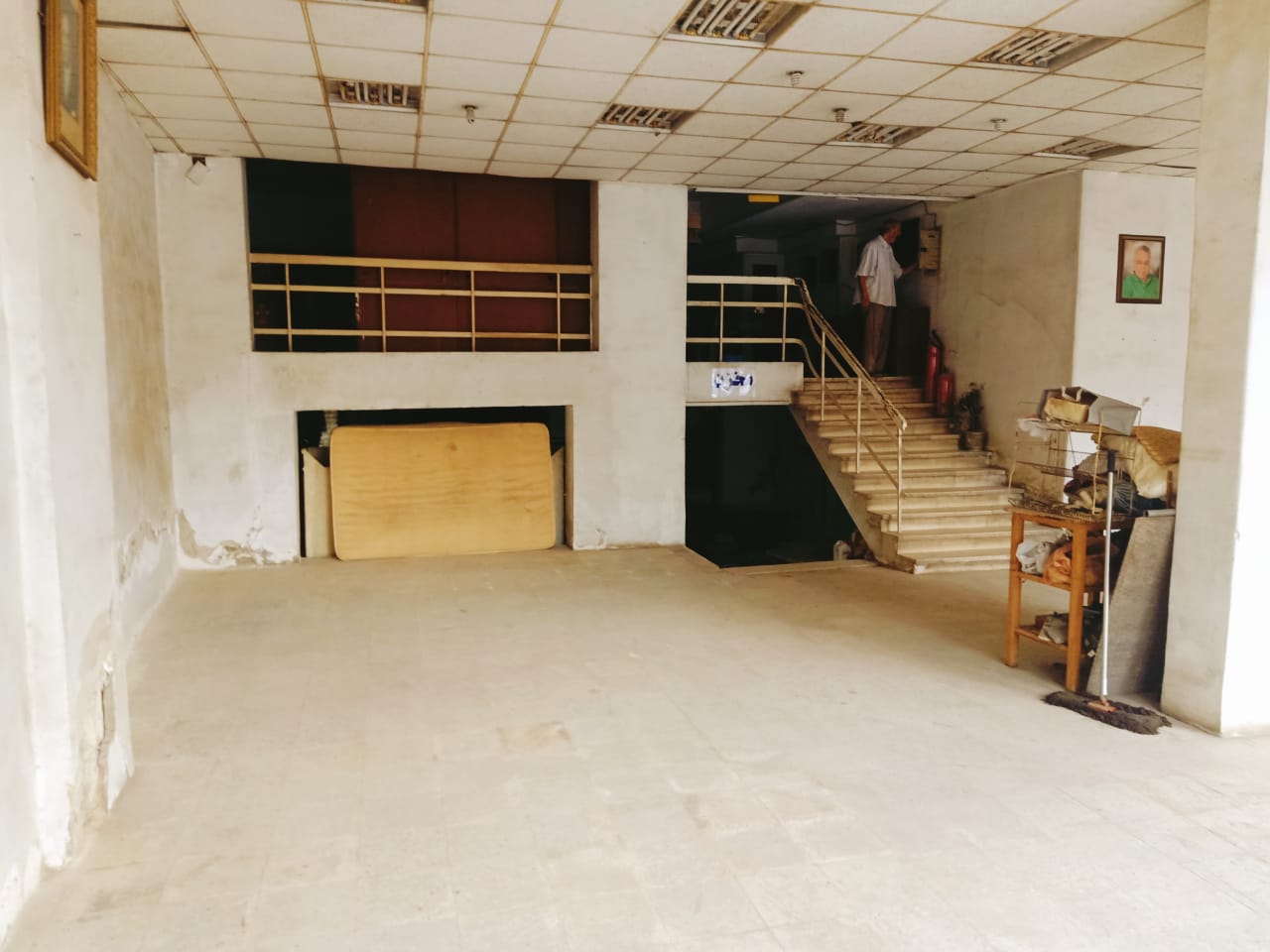 محل للايجار فى المهندسين 1150م فى تفرعات شارع احمد عرابى موقع متميز .