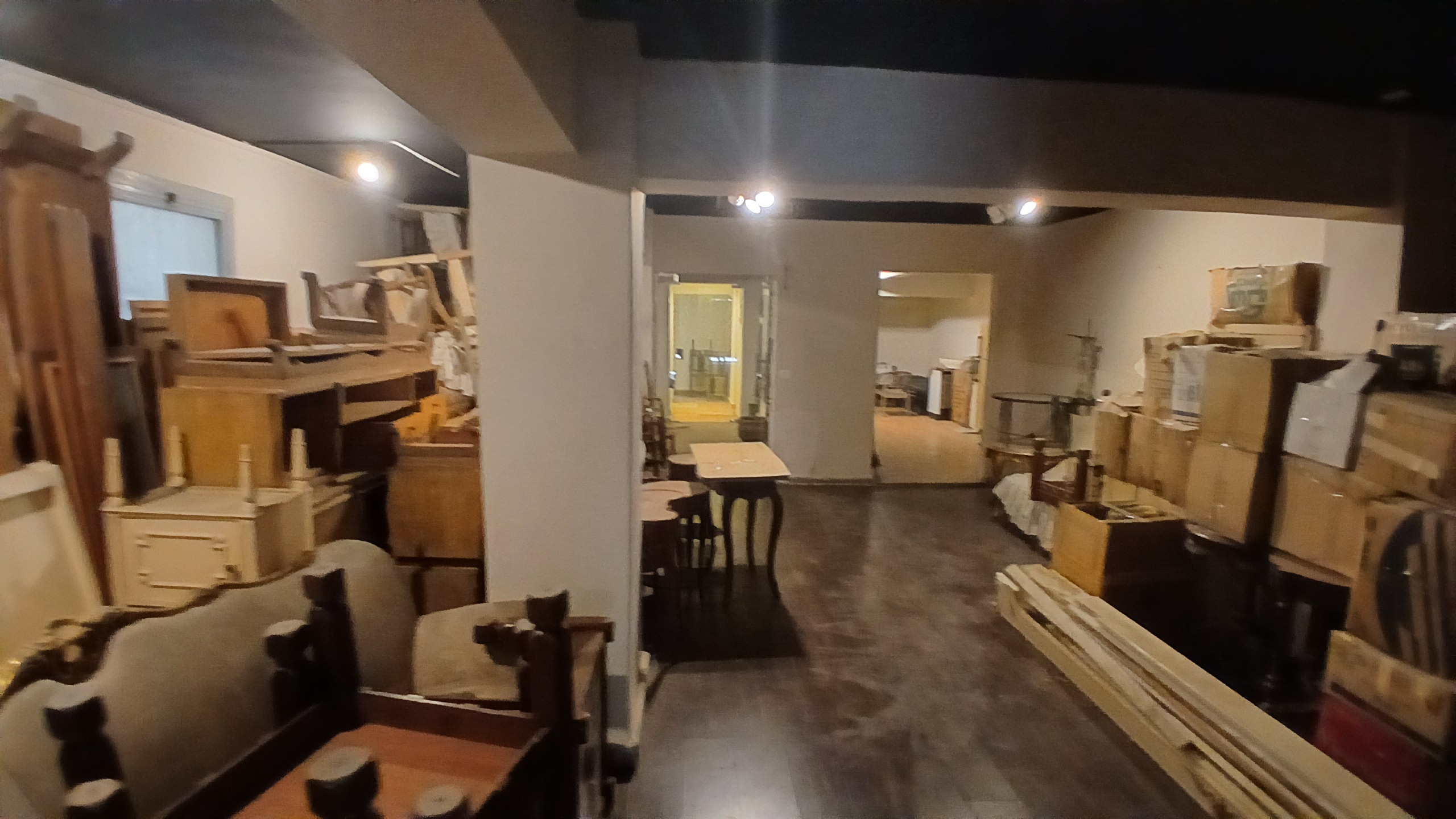 محل للبيع في المهندسين 150م في شارع رئيسى سوبر لوكس .
