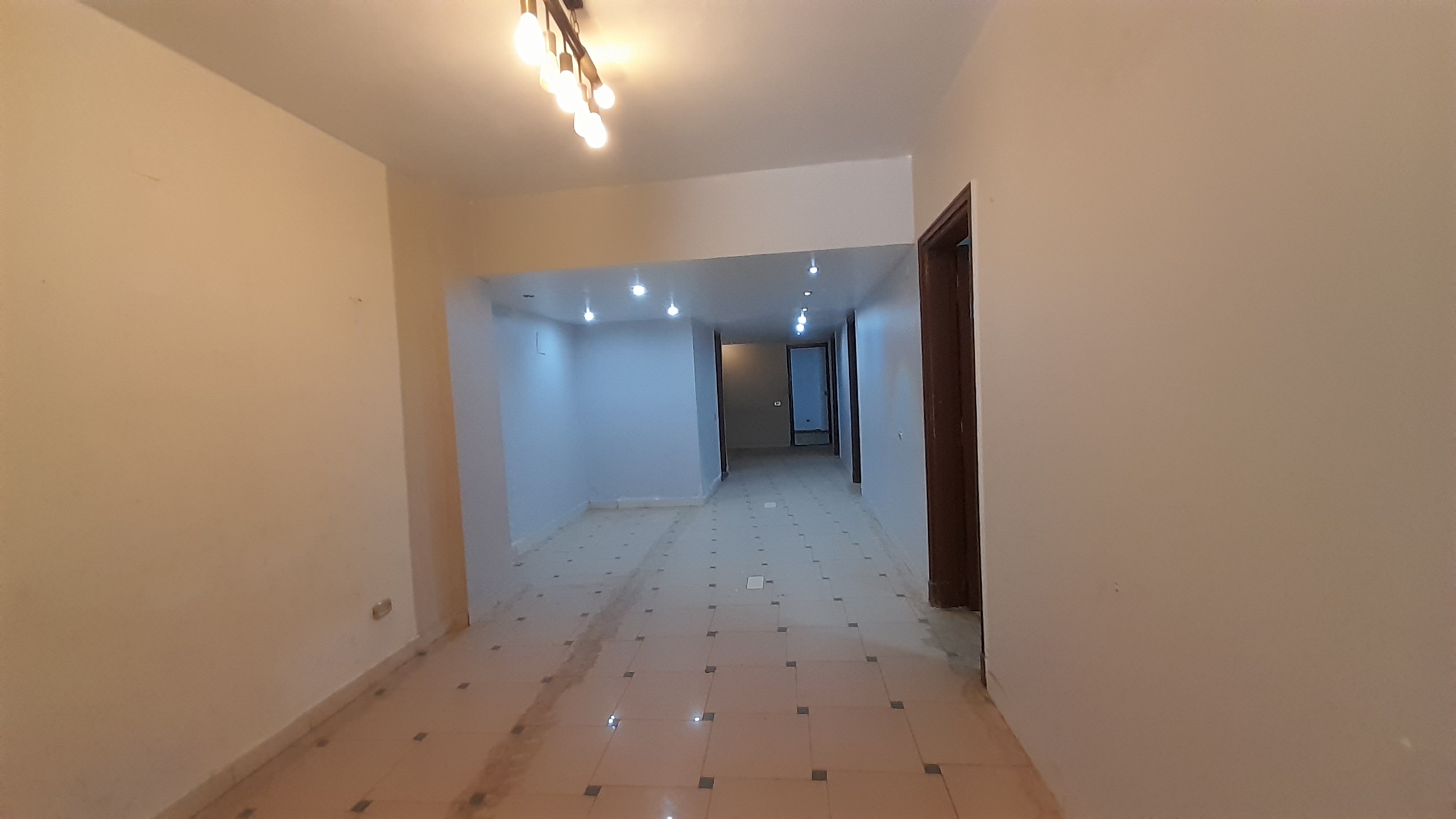 محل للبيع في المهندسين مربع نادى الصيد 200م سوبر لوكس .