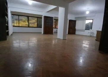 شقة للبيع في الدقى 240م فى شارع فينى الرئيسى و كأنك فى الزمالك ( تشطيب مجدد )