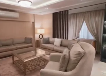 شقة للبيع  في الدقى  شارع مصدق الرئيسى 200م مبنى حديث أول سكن  