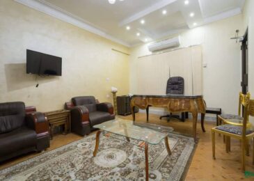 غرفة مستقلة داخل مكتب مشترك للايجار فى المهندسين 220م مفروشة بالكامل .