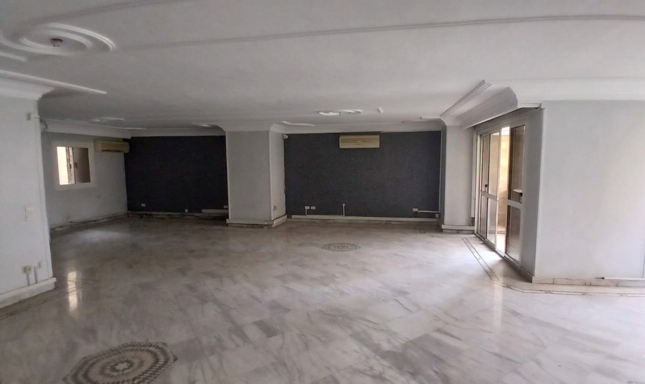 مكتب للايجار فى المهندسين 350م خطوات من شارع جامعة الدول الرئيسى ( مكيف بالكامل ) .
