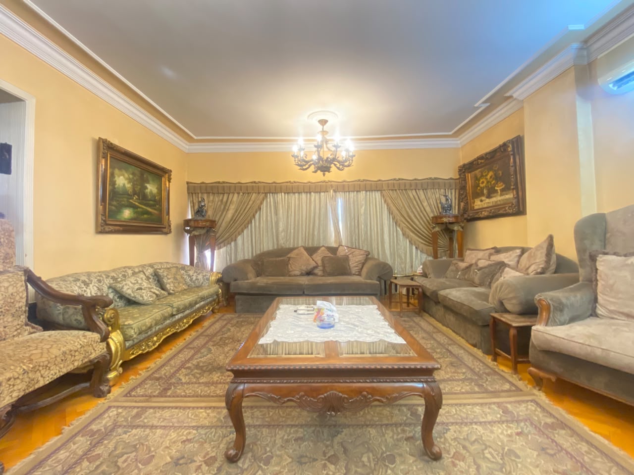 شقة للبيع فى المهندسين 158م قرب شارع شهاب الرئيسى ( تشطيب كلاسيكى رائع ) .